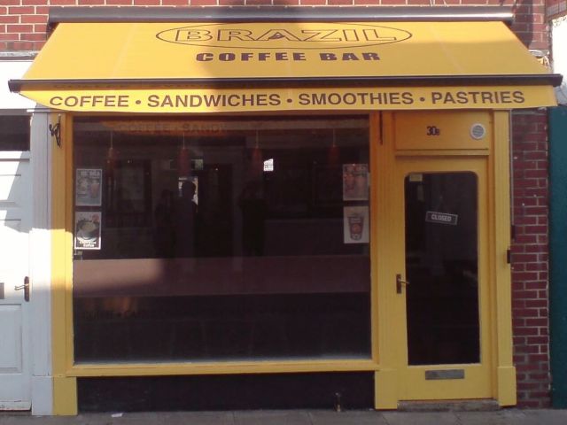 brazil (5)a optimised 640x480 commercial folding arm awning